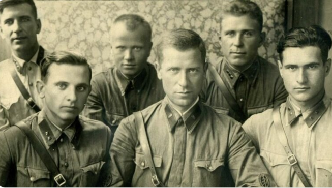 «Ежовские костоломы»: сколько получали НКВДшники, занимавшиеся допросами