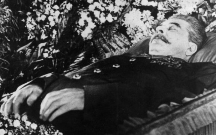 Тайна ночи 31 октября: что на самом деле положили в гроб Сталину