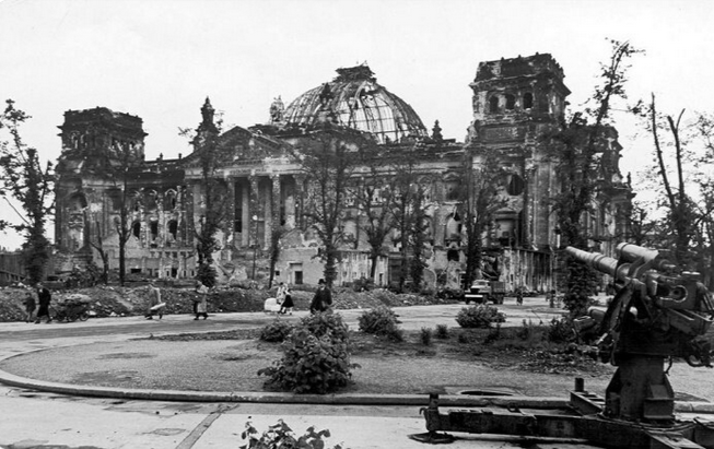 Что произошло со зданием Рейхстага после его взятия Красной Армией