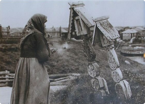 Каким христианам на могиле ставят крест во главе, а каким — в ногах