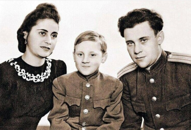 Владимир Высоцкий: что не так с предками главного барда СССР