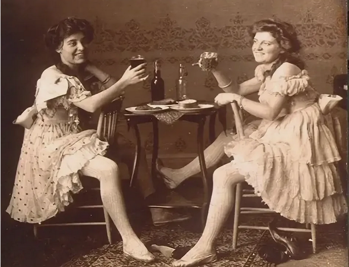 Как русские анархисты представляли «общих жен»