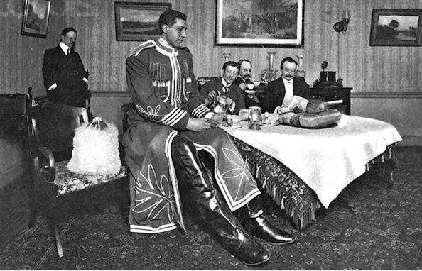 Фёдор Махнов: сколько спал и ел самый высокий человек в мире