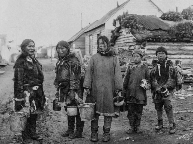 Зачем эскимосы избивают гостей