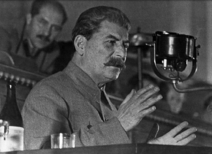 «За русский народ!»: что не так с тостом Сталина в 1945 году