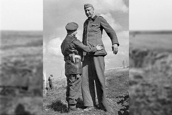 «Самый высокий человек в мире»: как он воевал за Гитлера