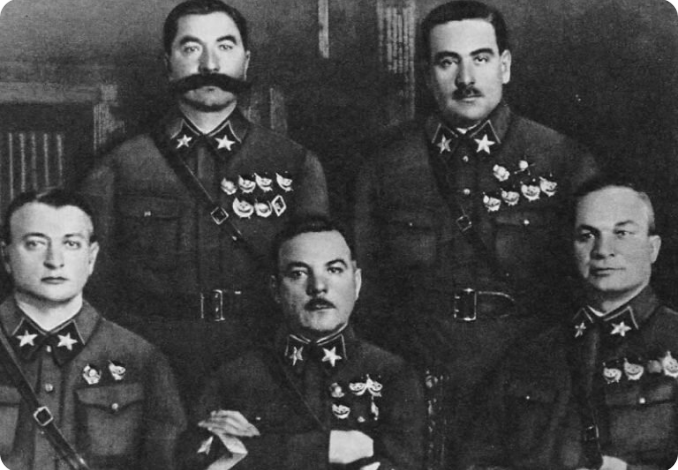 Зачем Сталин накануне войны «обезглавил» Красную Армию