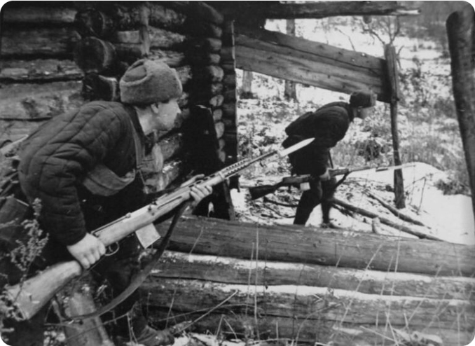 Почему в 1942 году советские красноармейцы сменили шинели на ватники