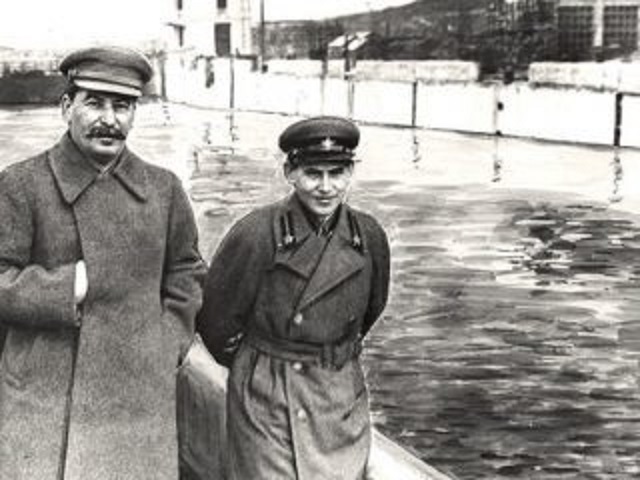 «Ежов — мерзавец!»: за что на самом деле Сталин расстрелял своего главного палача